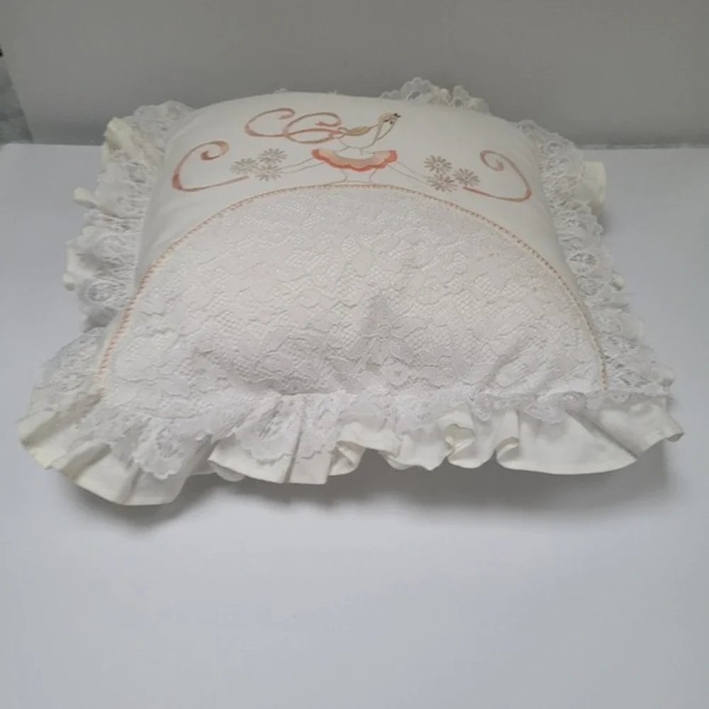 Vtg‎ Southern Belle Embroidered Throw Pillow Ruffled Lace 2